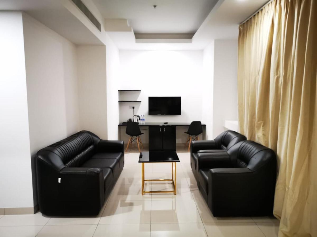 بارك سايد بلازا 3* مسقط