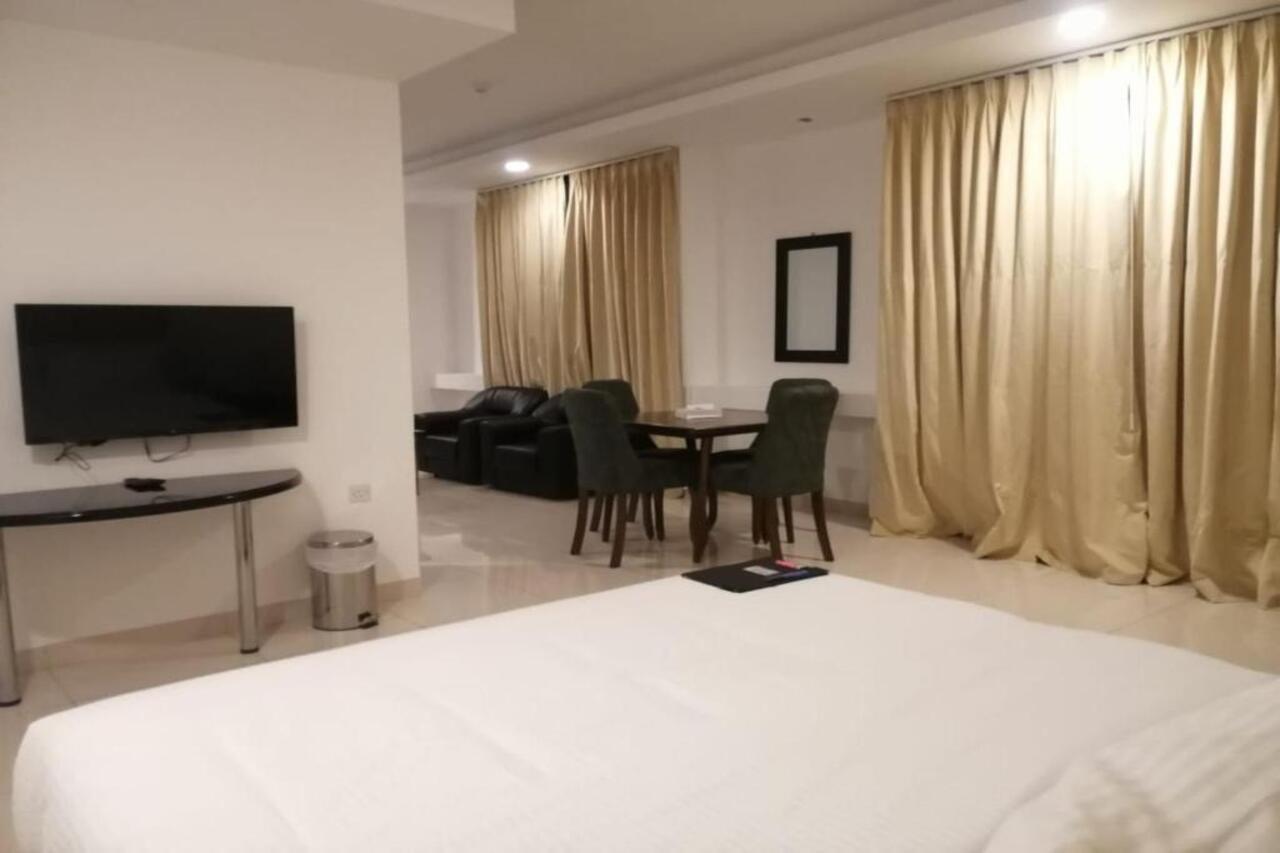 Hotel Parkside Plaza 3*